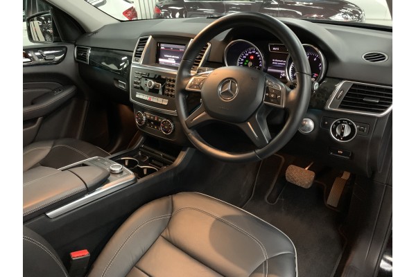 MERCEDES-BENZ ML350